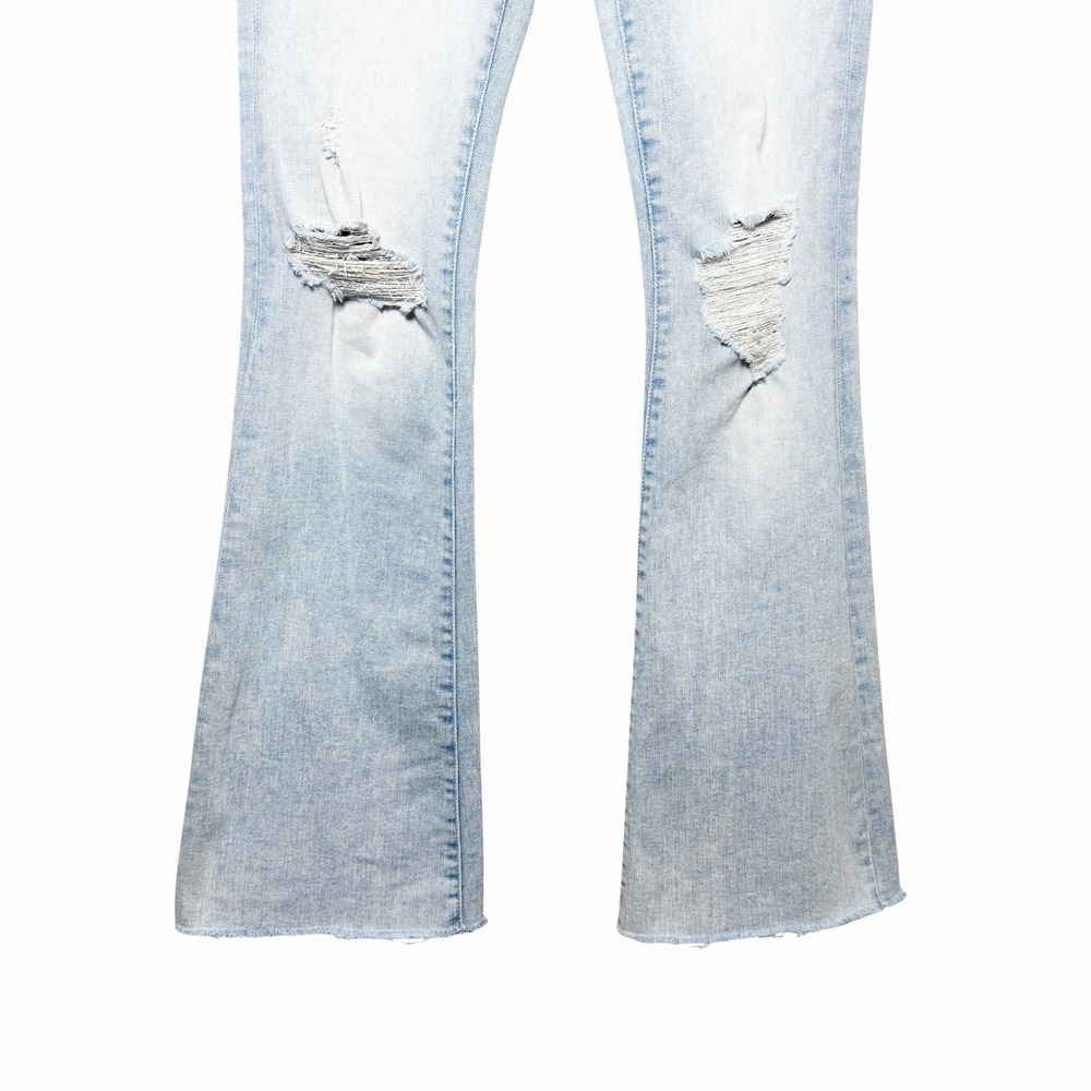 Mother Weekender Fray Action Shot Flare Jeans 24 Light Wash Distressed Raw Hem - Picture 9 of 16